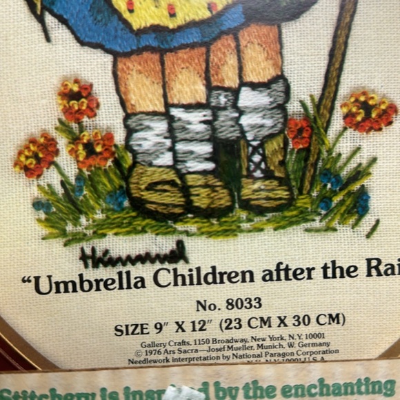 Vtg 70s Hummel Crewel Stitchery Kit Oval Frame Yarn Children Rain Umbrella NEW - Picture 7 of 8